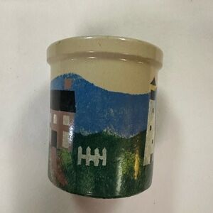 Scenic Roseville lighthouse crock